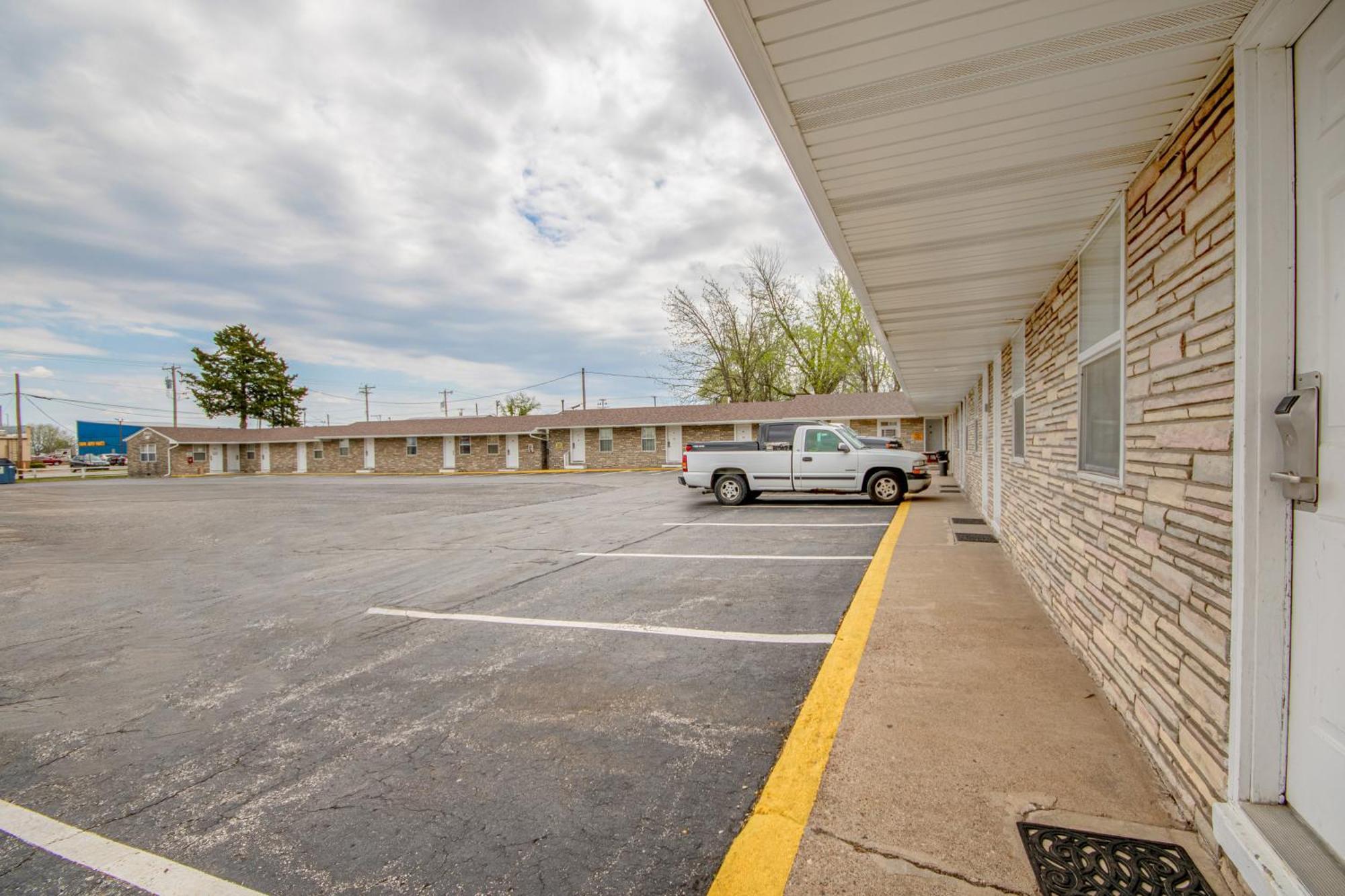 Oyo Travelier Motel Macon 외부 사진